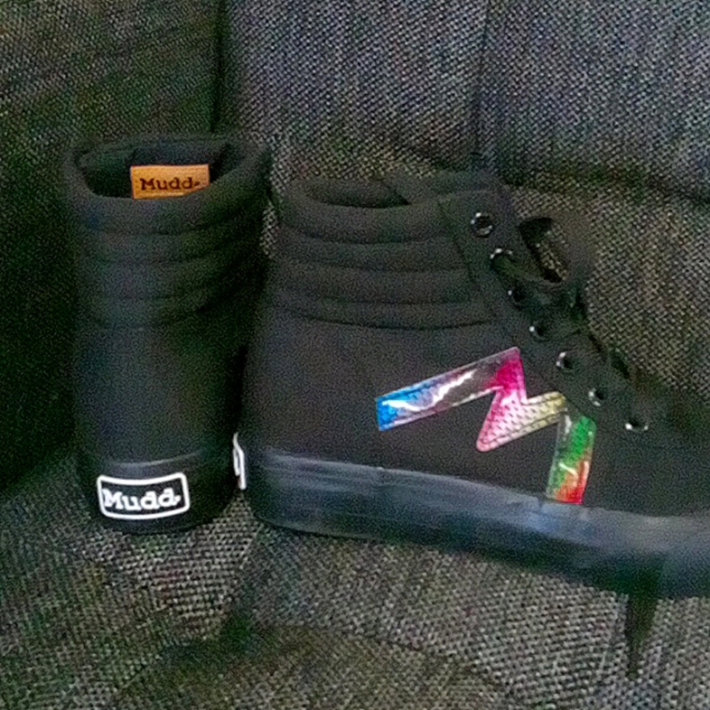 Mudd. Black Hightops NEVER WORN